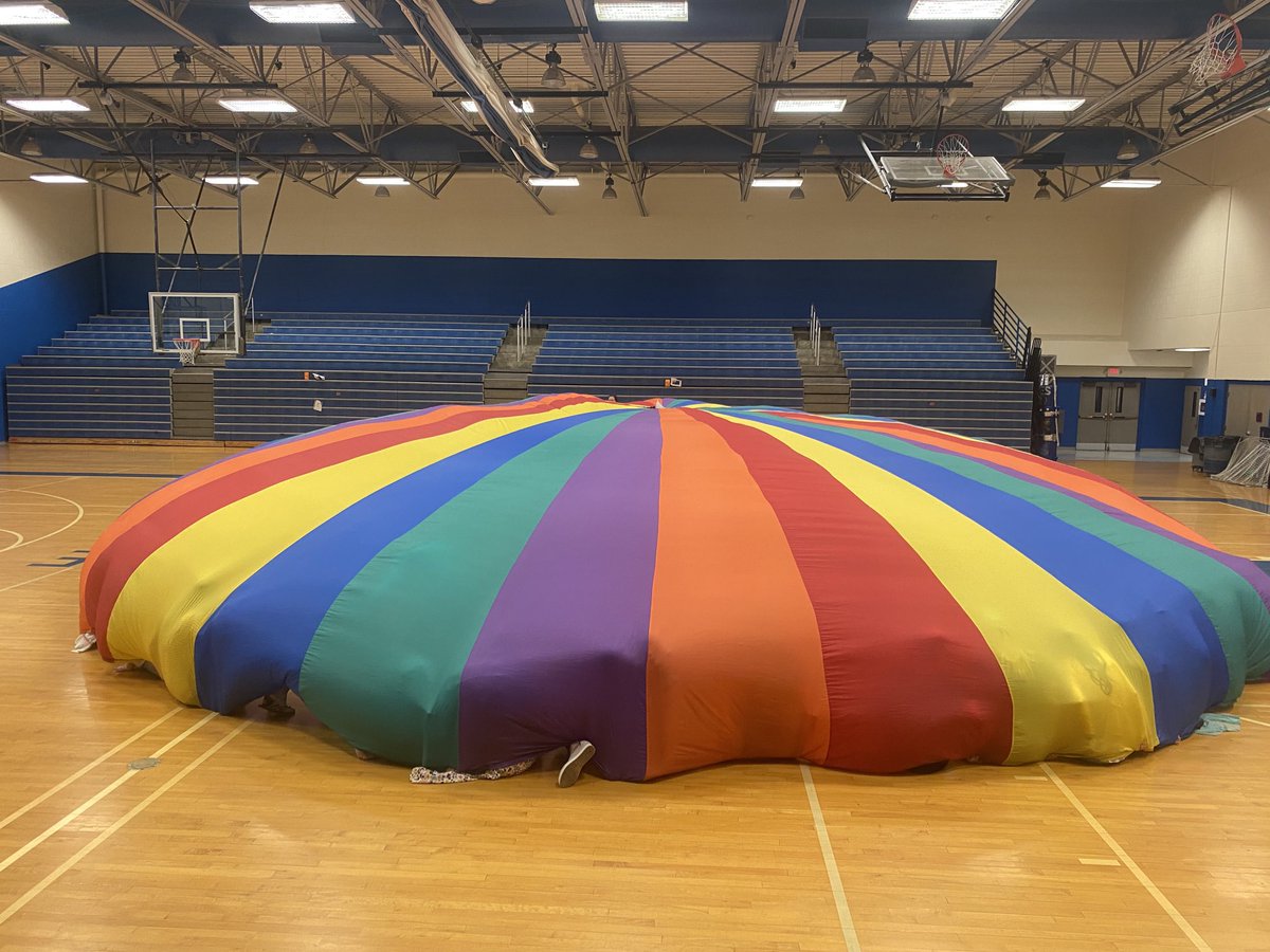 NicholsD10's tweet photo. Rockvale Elem. When the kids are away, the adults play! Best bunch ever! https://t.co/1p31YnL2Nr