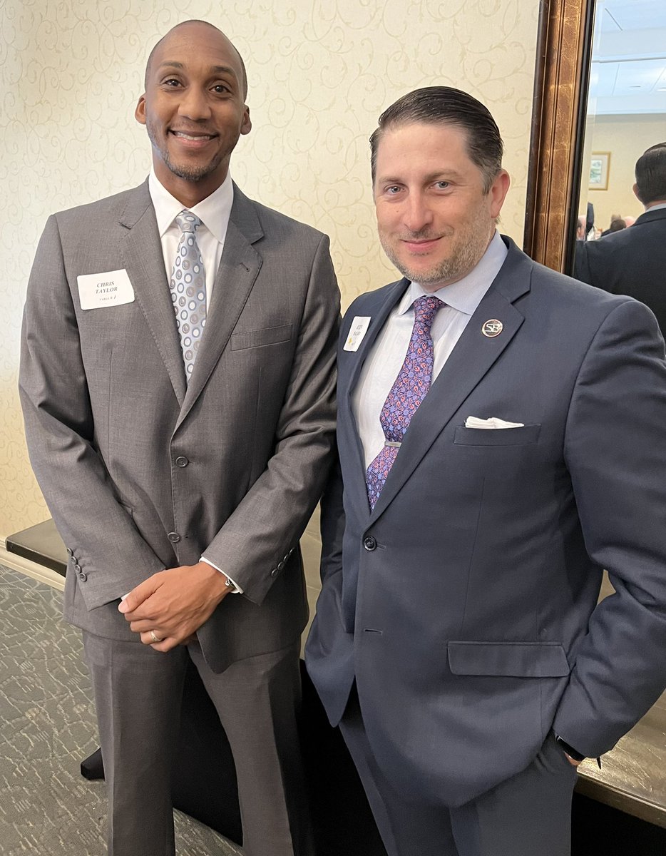 ChrisTforVB's tweet photo. Today I joined area business leaders like Justin Ballard in a discussion with @RobWittman who serves on the Armed Services Committee. Collaboration between local, state and federal officials is critical to achieve results for @CityofVaBeach. https://t.co/6ywdWMZZA5