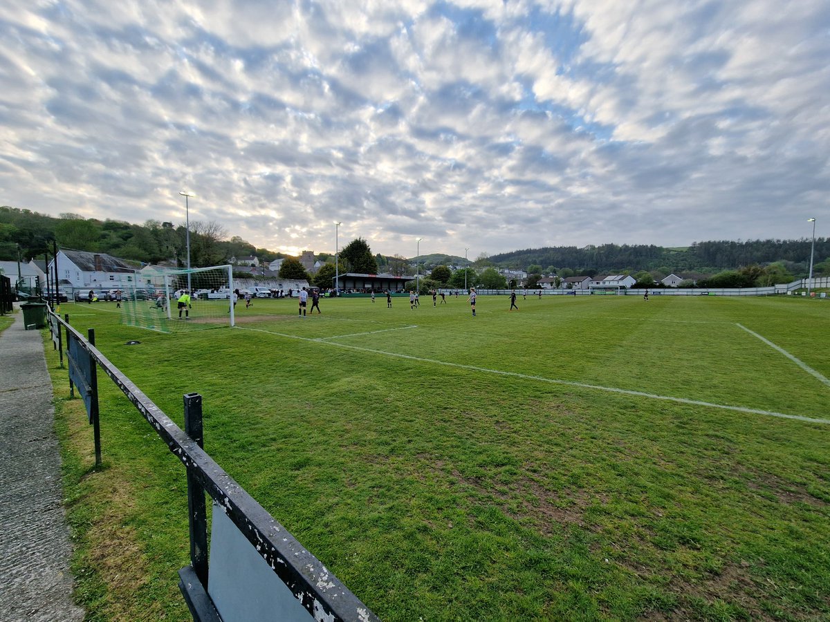 StBFCPaul's tweet photo. @tregorrick 2v3 @charlestownfc  Att.144 An excellent crowd for tonight's youth final played @StBlazeyAFC. Well done to Charlestown. @Cornishfootball @swsportsnews @sportscornwall @cornwallfa @NonLeagueCrowd https://t.co/S9J1msr9vU