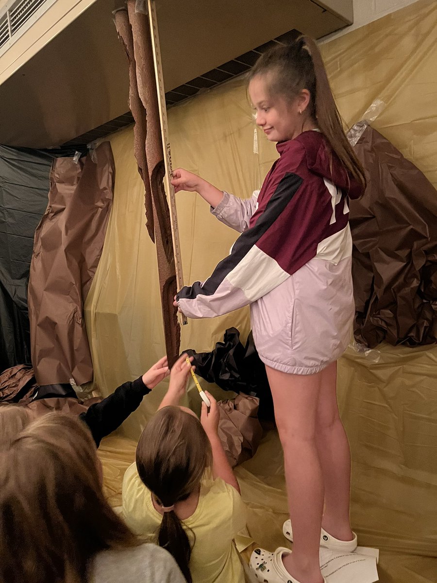 SeekGrowExpress's tweet photo. We love Seek Weeks! This week is all about caves! We’ve measured formations in our “cave,” researched, calculated growth of cave formations, and we’re learning from a geologist tomorrow! #kidsdeserveit #seekgrowexpress #edchat https://t.co/rQr6aL4MS9