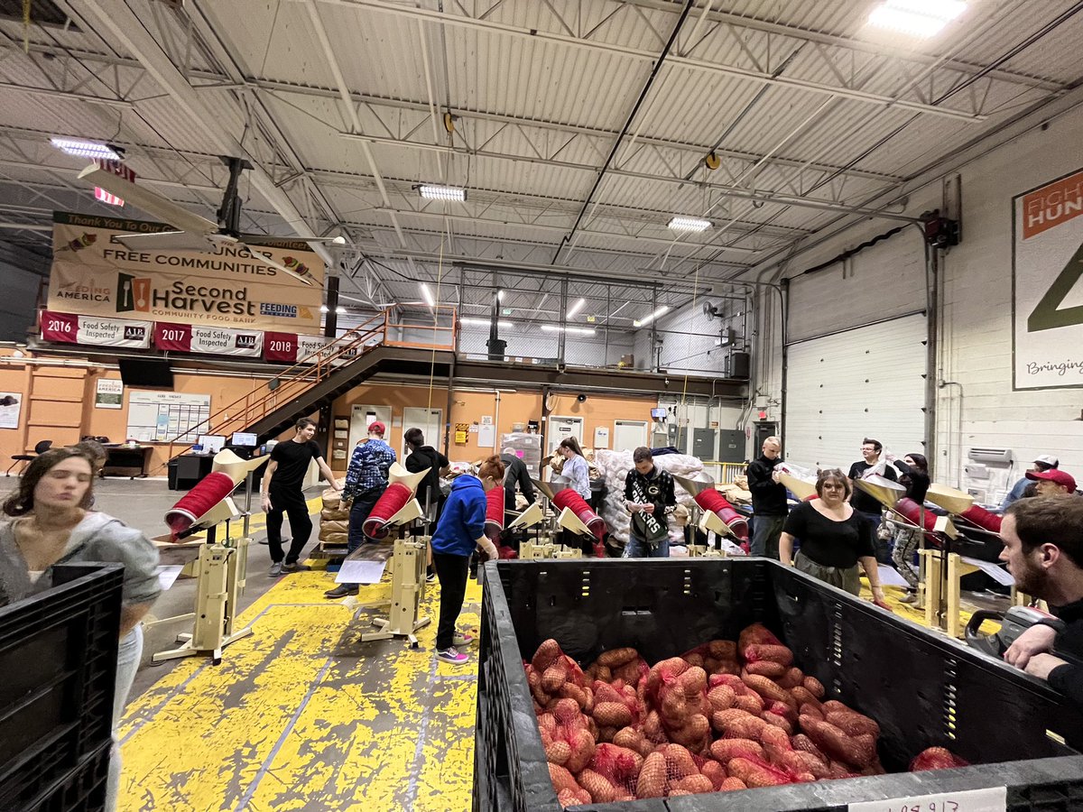 CHS_JROTC's tweet photo. Packed 7,000 lbs of Potatoes at Second Harvest.  Great fun with great music.  A common shared experience that will create wonderful memories. https://t.co/YIvLt2F5wD