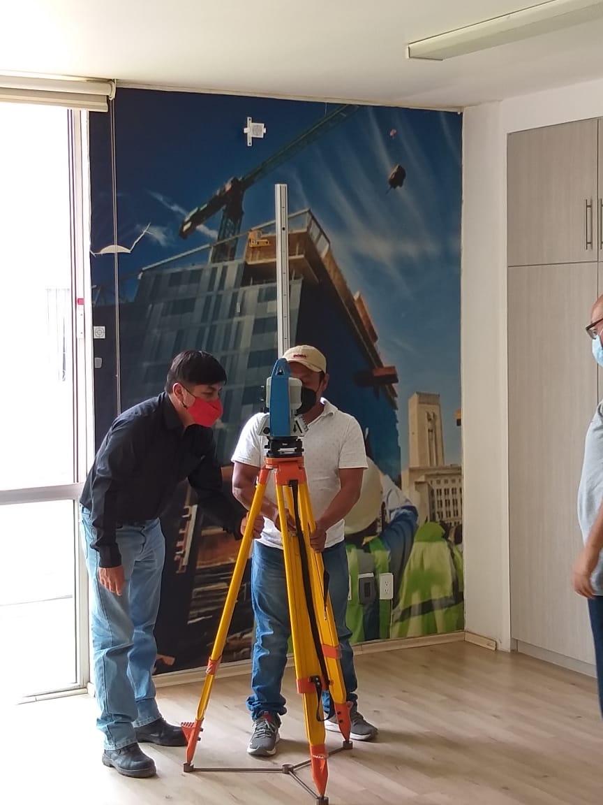 TTQMexico's tweet photo. Curso de Inducción práctica y teoría
Estación Total  #Spectra Focus Serie 
Gracias por su preferencia 
#topografía #IngenieriaCivil #spectrageospacial #construccion #topógrafos #Consultoria #tumejoropcion #TTQMexico https://t.co/K9kLS3yJWJ