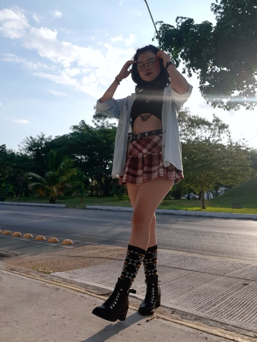 0Marielee's tweet photo. Tu tía la de los outfits chidos~ ❤️🖤
#zelda #ONEPIECE #onlyfans #MetGala https://t.co/OcsjqpUGON