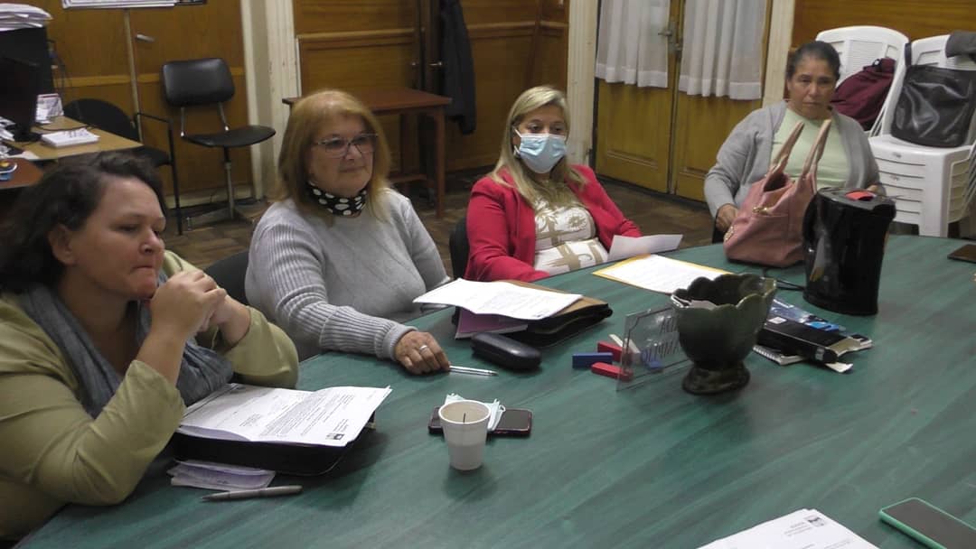 Reunida la Comisión de Salud, resolvió solicitar la prorroga del expediente interno 006/22, referente a la solicitud de planteamiento para la posible instalación de una Escuela de Enfermería en la ciudad de Tacuarembó, presentada por una comunidad de estudiantes de esa carrera.