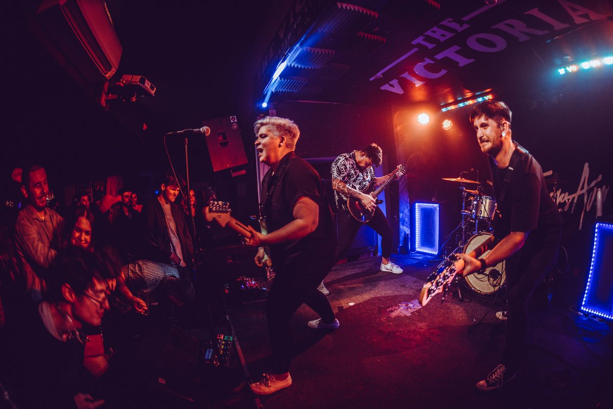 READING RISING! We CANNOT wait for Sunday. What a stacked line up - @PresstoMECO , <a href="/DefencesUK/">Defences</a> , <a href="/InAirUK/">InAir</a> , <a href="/tetherldn/">T E T H E R.</a> and SO MANY MORE. Sunday. Facebar, Reading. See you down the front x

📸: The incredible <a href="/ShotByBrock_/">Courtney Brock</a>