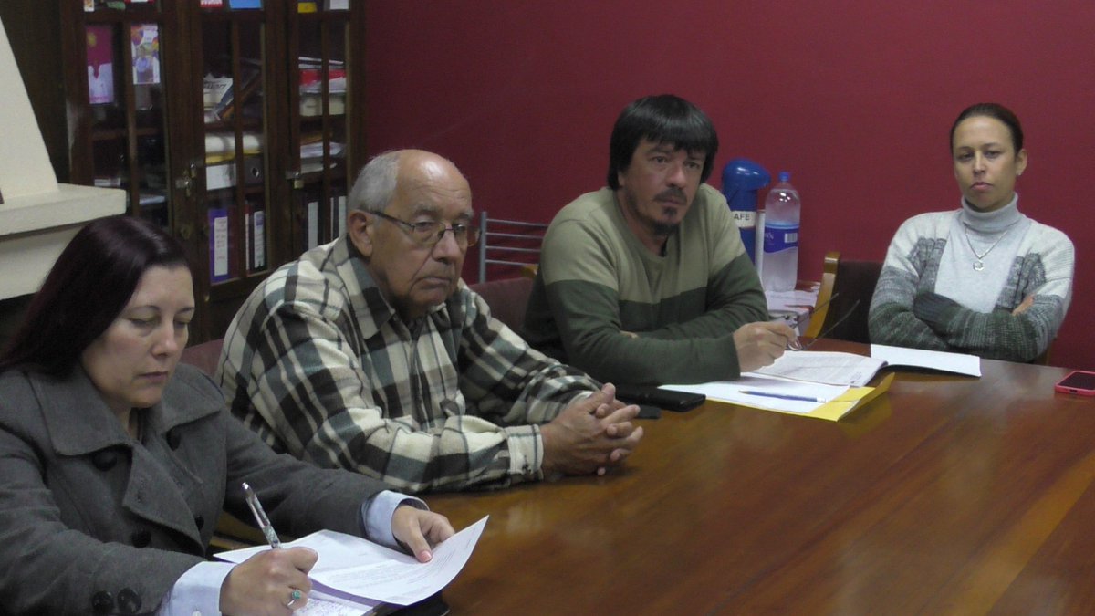 La Comisión de Transporte, recibe al Director General de Tránsito de la Intendencia de Tacuarembó, Agapito Leal, y al asesor legal, Alfonso Permanyer, en el marco de un anteproyecto que se encuentra en estudio referido a la instalación de estacionamientos para bicicletas.