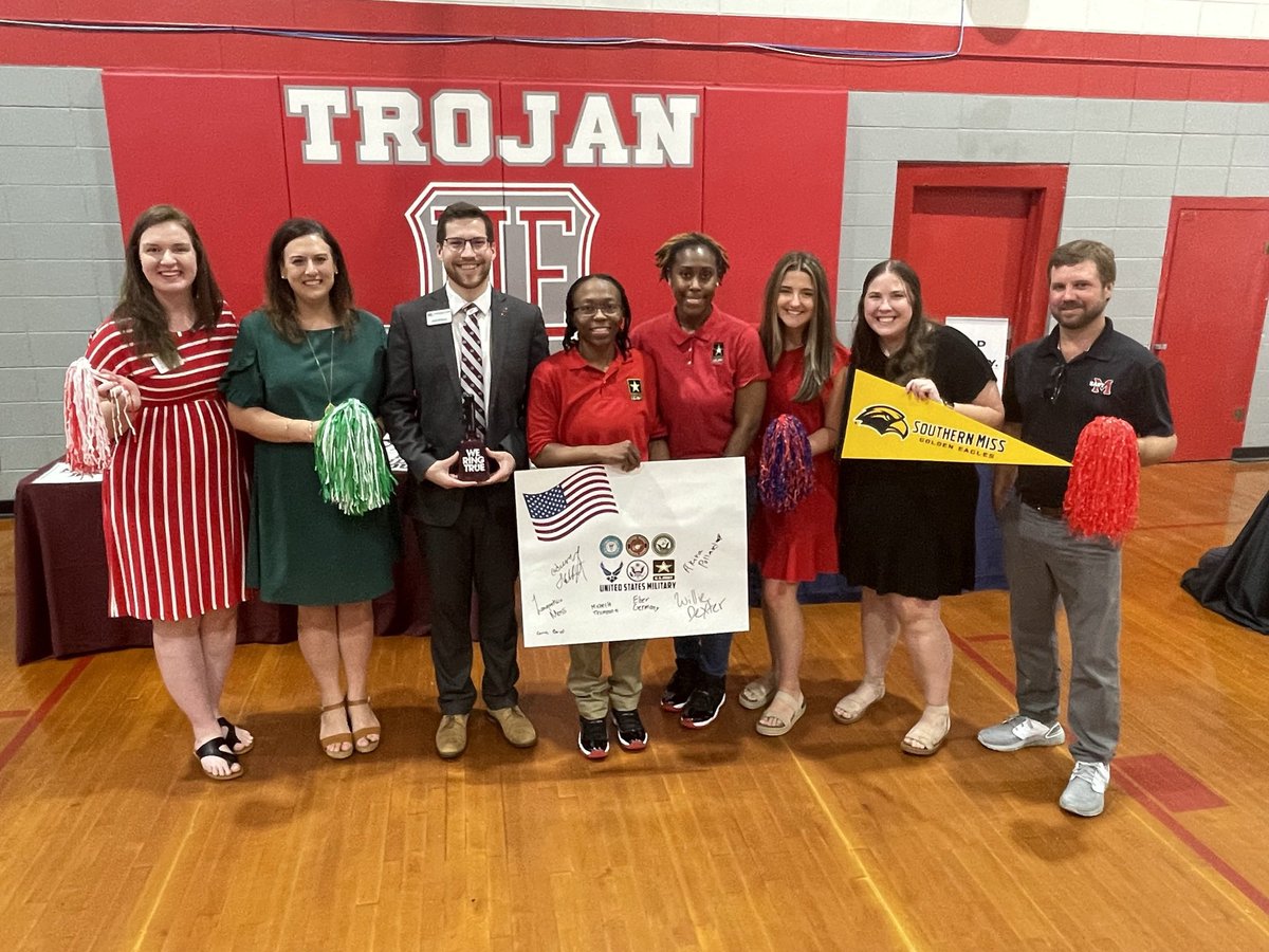 TrojanNation11's tweet photo. Oh, the places youโll goโค๏ธ
#SigningDay22
#TrojanPride
#LCSDexcellence https://t.co/fZ3kMHIlyS