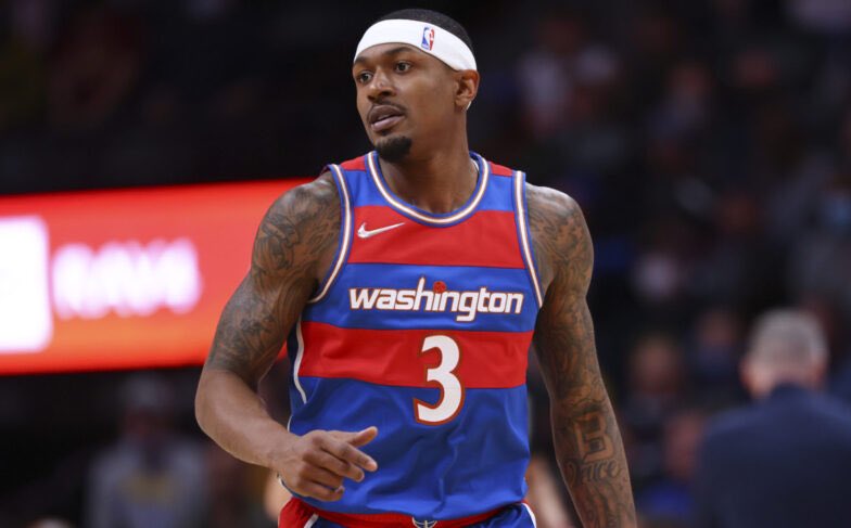 BestFactsTakes's tweet photo. Hot take: Dejounte Murray is better than Bradley Beal https://t.co/BqGvn1mqeT