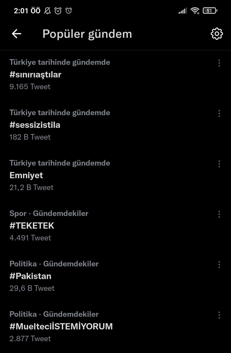 kokluipekcebi35's tweet photo. Gündem baştan aşağı bu. Millet bayramı bıraktı zamları bıraktı sığınmacı konuşuyor. Millet birşey anlatmak istiyor lütfen kulak verin #bubirisaret #sessizistila #sınırıastılar #Emniyet https://t.co/tvOlub85cO