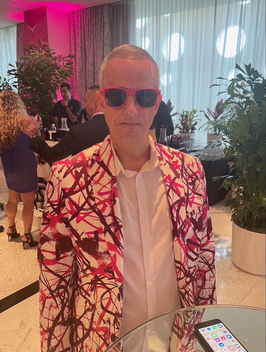 JoyIMunoz's tweet photo. Don't @Carrie_Rothove and John Pedro look absolutely STUNNING for their #WC22 Awards Dinner? Way to show up and represent! You both look simply amazing ❤ And John, you are rockin' those magenta glasses! #SoProud #BeYou #BeMagenta #HRforHR https://t.co/GmB0FGY0CT