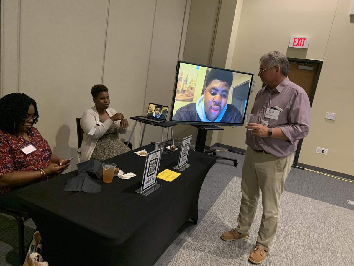 nate_innovate's tweet photo. Innovation Celebration 2022 was a blast. A first ever showcase of innovative and creative projects from all over the district. Loved the tables, food, learning, and pitches! https://t.co/5d3riAAXJw