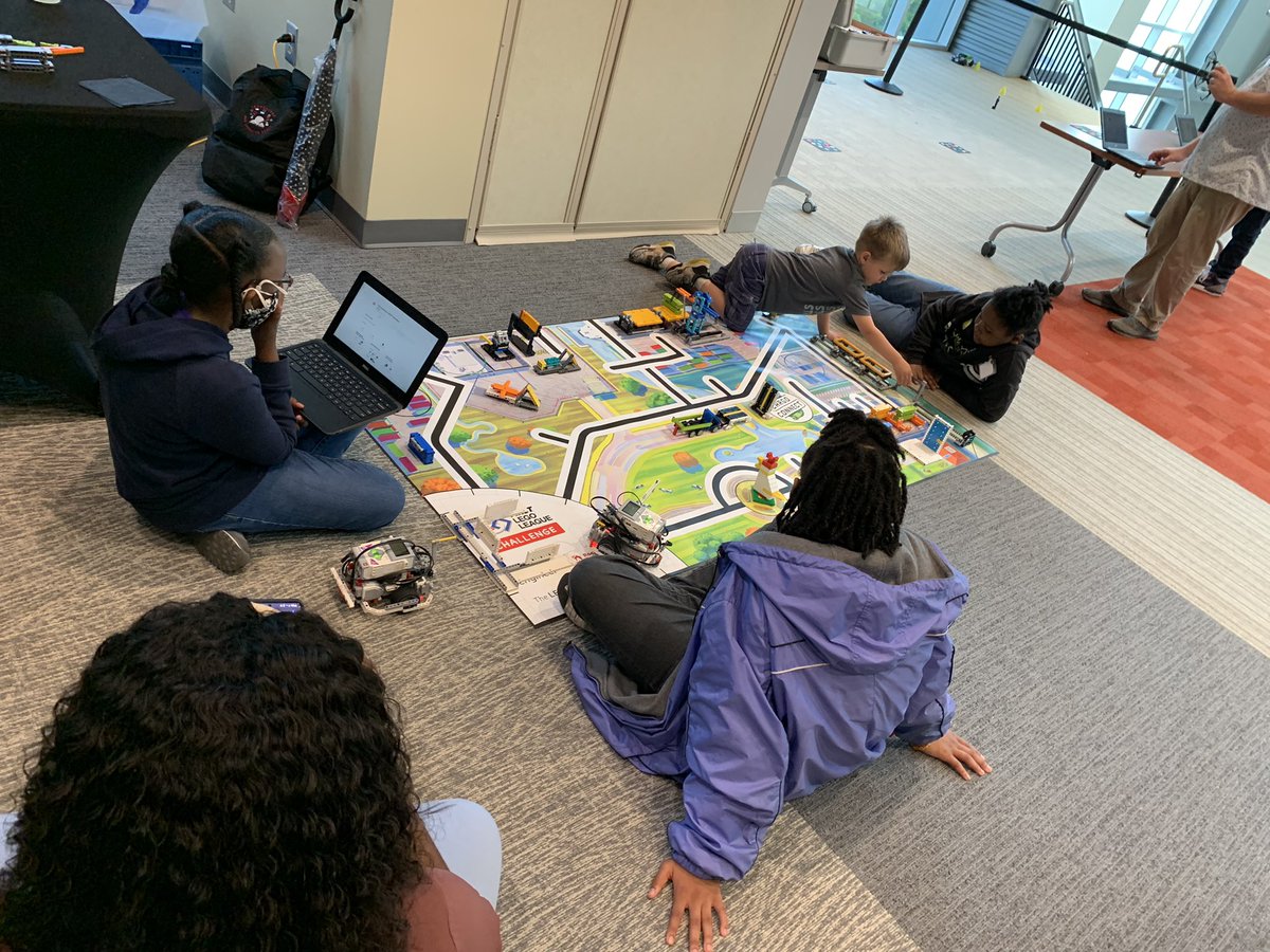 nate_innovate's tweet photo. Innovation Celebration 2022 was a blast. A first ever showcase of innovative and creative projects from all over the district. Loved the tables, food, learning, and pitches! https://t.co/5d3riAAXJw
