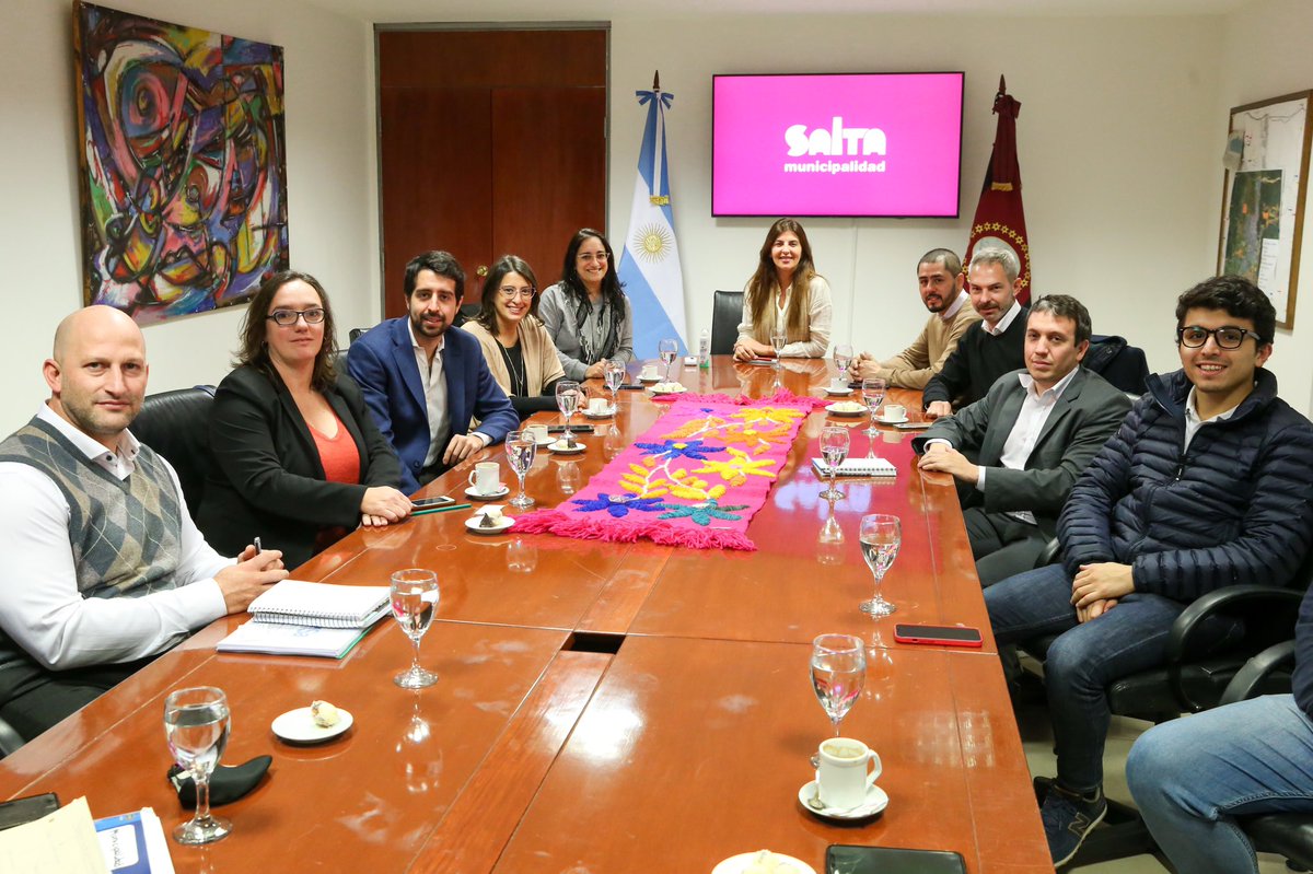 Juliloustau's tweet photo. Estuvimos en @GobCiudadSalta, donde nos reunimos con la intendenta @RomeroBettina con quien dialogamos sobre la importancia de avanzar en un trabajo conjunto para el desarrollo de una industria sostenible e inclusiva y de parques industriales con esta misma mirada. https://t.co/3VPWPWOUjL
