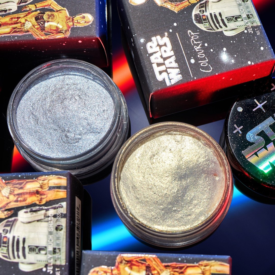 NEW @colourpopcosmetics X <a href="/starwars/">Star Wars</a> Collection  “The Force is strong with this one.” ✨🌌 Jump to lightspeed with the Star Wars™ and ColourPop Collection!    🌟Star Wars™ 15-pan palette  💫Graphic Ink Liner (2)  🌟Jelly…

📸 instagram.com/p/CdHJ45KBlWS/ via tweet.photo