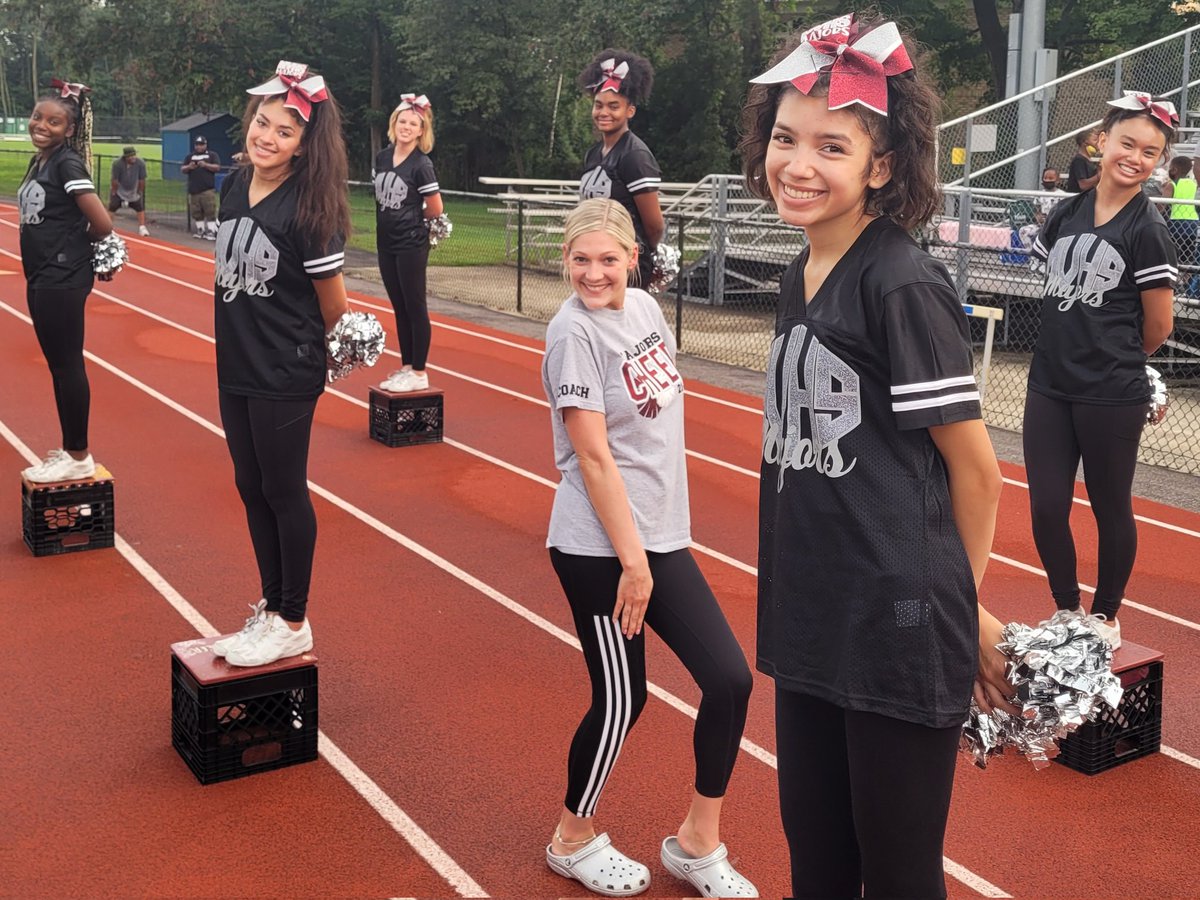 MVCoachCourtney's tweet photo. Happy Teacher Appreciation Day to our very own Coach Lindsay! Woodley Hills is just as lucky to have you as we are ❤️📣 #TeacherAppreciationDay #TeacherAppreciationWeek #MajorCheer https://t.co/AyGc0GrrTu