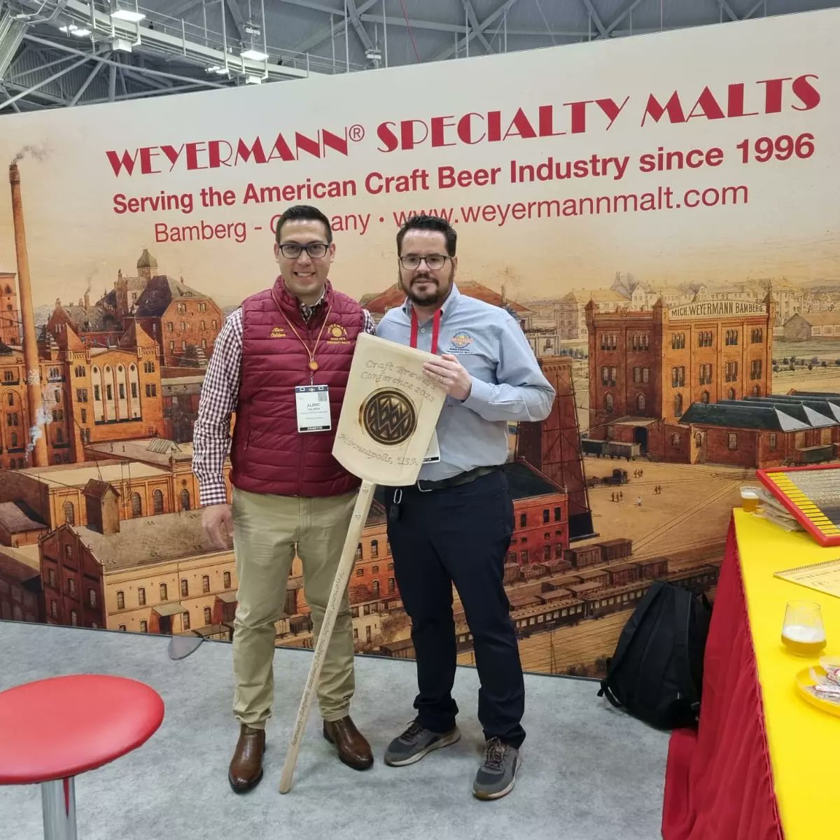 Contentos de encontrarnos a nuestros amigos de <a href="/Weyermann_Malts/">Weyermann®</a> en el CBC! 🍻
#craftbrewersconference #craftbrewersconference2022 #craftbeer #micervesa