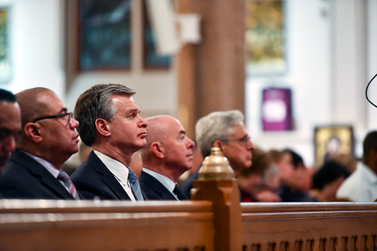 FBI's tweet photo. Today, #FBI Director Christopher Wray joined public servants and leaders from across the country at the 2022 Blue Mass at St. Patrick's Catholic Church in Washington, D.C. The annual event honors the service and sacrifice of those who work in law enforcement and public safety. https://t.co/fqOl8hDgxp