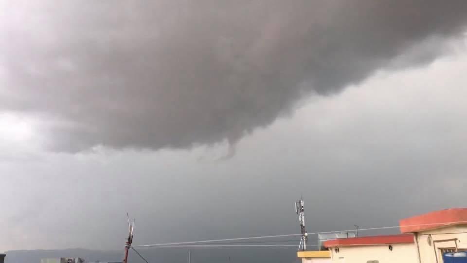 arasjabar3's tweet photo. CB - Shelf + Funnel cloud 🌪⛈
04 May, 2018
📍Sulaymaniyah, Iraq
#sulaymaniyah #iraq #spring2018 #cumulonimbus #shelfcloud #funnelcloud #thunderstorm @rashidalmethen https://t.co/hFzOqP9x2X