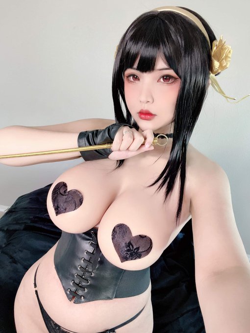 Thorn princess is here ❤️ Yor Forger for June patr0n tier 4 ❤️ Hope you like this look! Link in bio!<a href="/tag/chainsawman"class="tags"><span>#chainsawman</span></a>