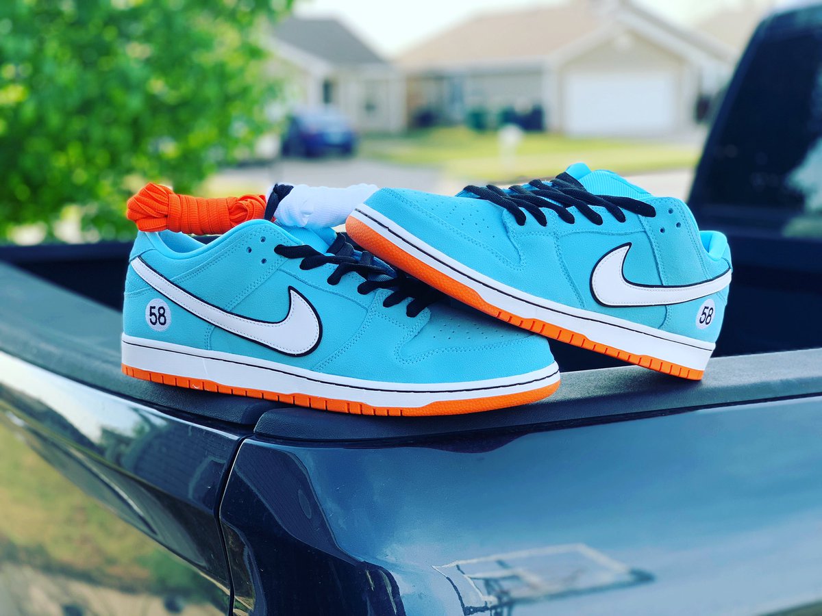 Don’t step on my blue suede shoes. <a href="/nikesb/">NIKE SB</a>