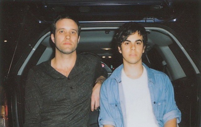 🗣                                                               🫴