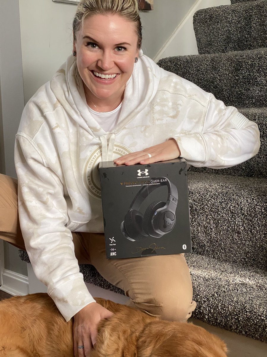 millertime_baby's tweet photo. Whaaat?! @ProjectRock headphones!! I got a really nice appreciation gift from @UnderArmour in the mail today. In fact, all corporate teammates received these as gifts. ☺️🙏
#thankyou #grateful #lifeatUA https://t.co/LmPDcX31E6