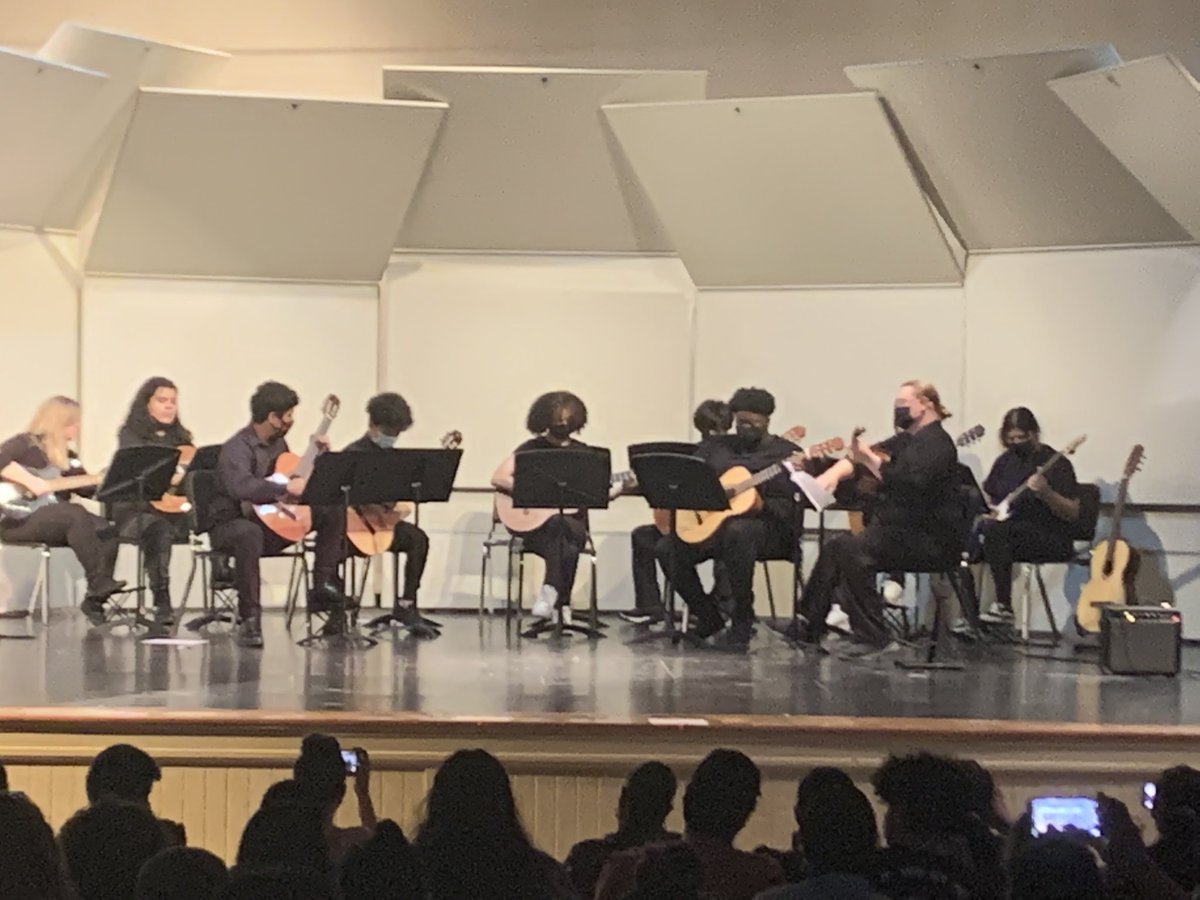 HawksPenn's tweet photo. Fantastic Guitar concert tonight, complete with #seniorsolo Way to go #hawksguitar https://t.co/5XXWDEcDo9