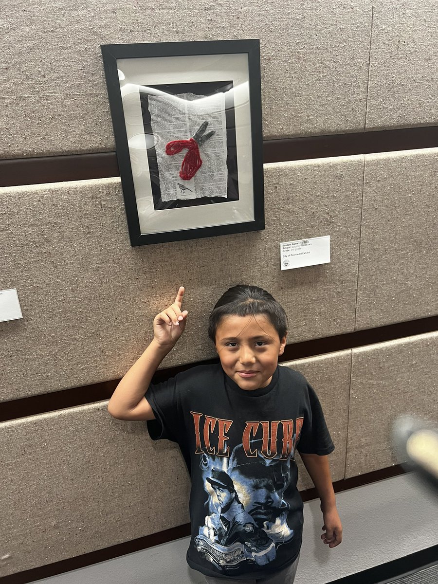 CountryMdwsElem's tweet photo. Congratulations to this #artistic #scholar who is being recognized tonight by the Mayor of @PeoriaAZ! #VictoriousVipers @PeoriaUnified11 @DrCarlosFPerez1 @Daniell71641160 @MrReid9 #Art #VAPA https://t.co/4174Ukwxd8