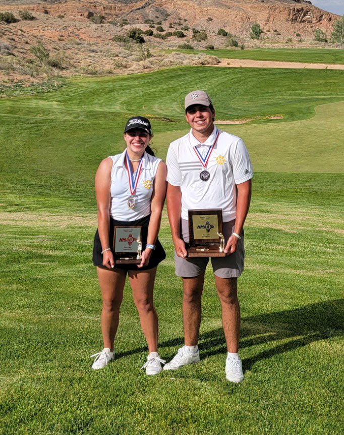 Mia Hill and Aiden Krafft both took the individual district titles as well!