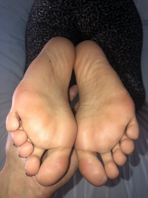 Cute little feet 🦶🏼 https://t.co/ANjhlMM8Vp