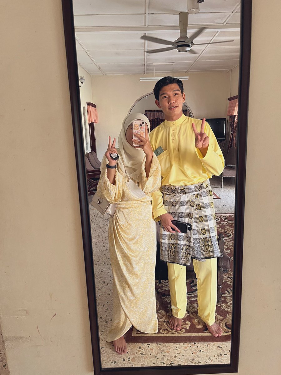 ohlunakit's tweet photo. Kuning kuning buat awak pening🤣😁
Minal Aidil Wal Faizzin 🙏🏻🌙
#FirstEid https://t.co/xdTZE3006G