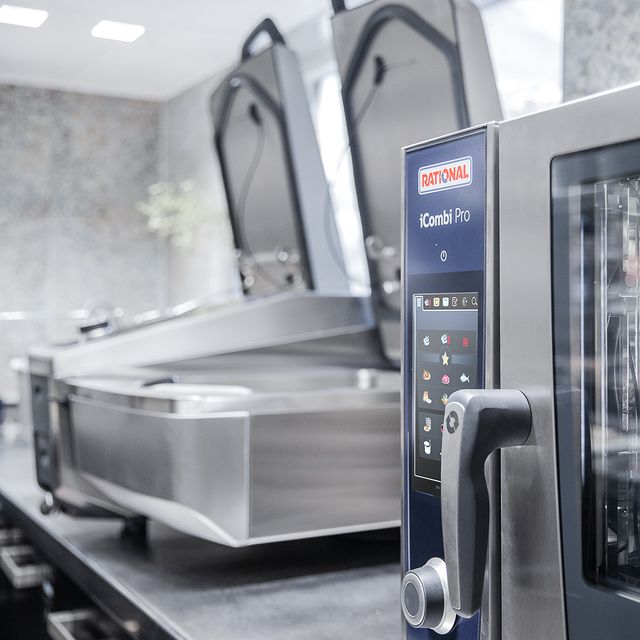 RATIONAL_AG's tweet image. Do you know what our customers are cooking with the help of #iCombiPro and #iVarioPro? Take a minute and follow our #instagram channel! Don't forget to share your pictures with us: bit.ly/3DV2Qx3