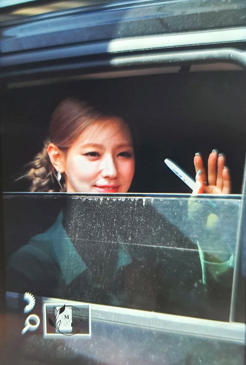 ME_idlei's tweet photo. 220504 프리뷰

조심히 들어가~

#여자아이들 #G_I_DLE #미연 #MIYEON #曺薇娟 #IDLE https://t.co/vNV745wmt0