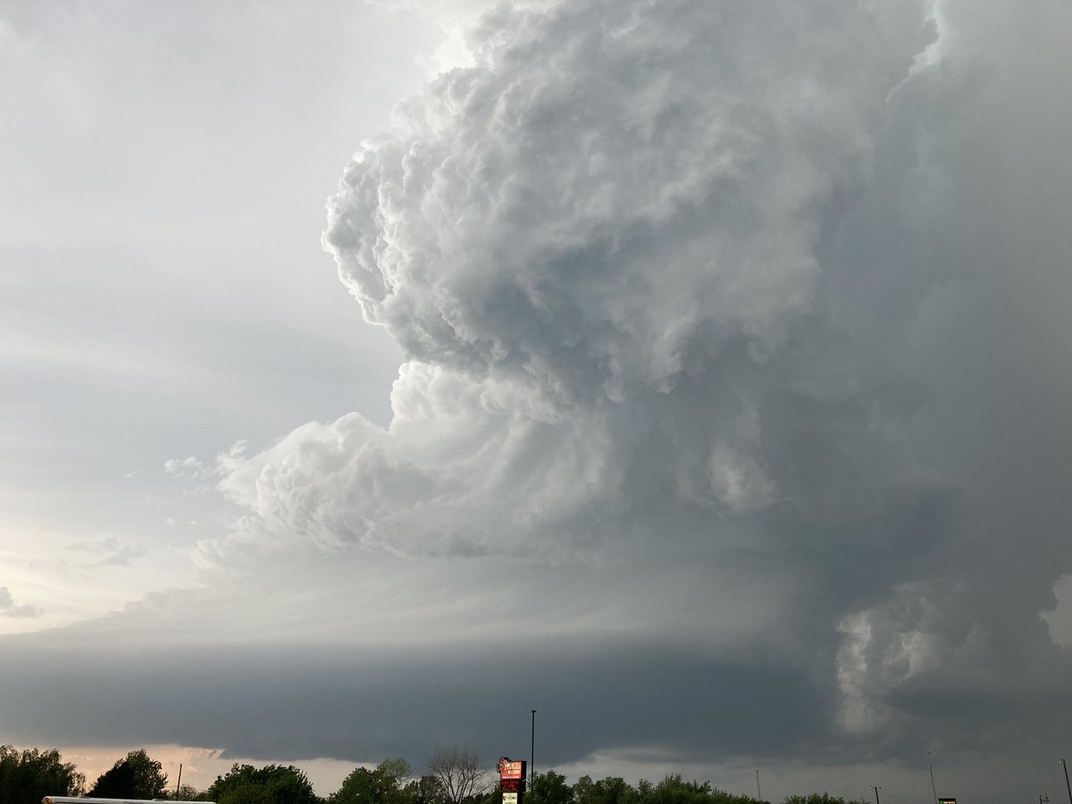 Witnessed this spectacular LP supercell over Purcell yesterday- without doubt the most incredible weather phenomenon I’ve witnessed in-person