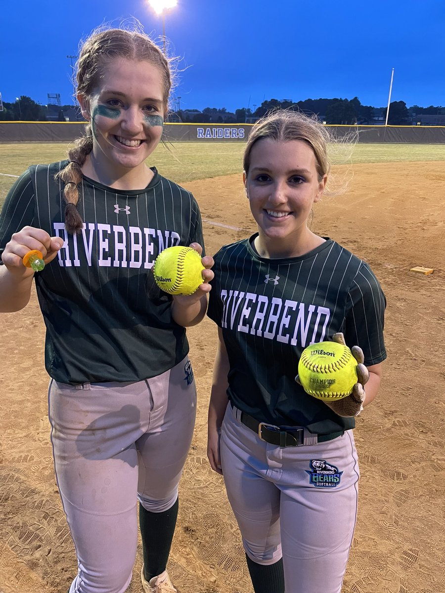 Riverbend Softball (@rbsball) on Twitter photo Can’t wait until tomorrow to tweet this… Varsity got a huge win 4-1 over Atlee tonight. Great team effort!
•<a href="/DebruhlOnnika/">onnika debruhl</a> & <a href="/emily_dameron/">Emily Dameron</a> both had 💣 on the night
• 💍 pop player of the game was <a href="/emily_dameron/">Emily Dameron</a>. Only giving up 1 hit with 15 K’s. Can’t wait until tomorrow to tweet this… Varsity got a huge win 4-1 over Atlee tonight. Great team effort!
•<a href="/DebruhlOnnika/">onnika debruhl</a> & <a href="/emily_dameron/">Emily Dameron</a> both had 💣 on the night
• 💍 pop player of the game was <a href="/emily_dameron/">Emily Dameron</a>. Only giving up 1 hit with 15 K’s.