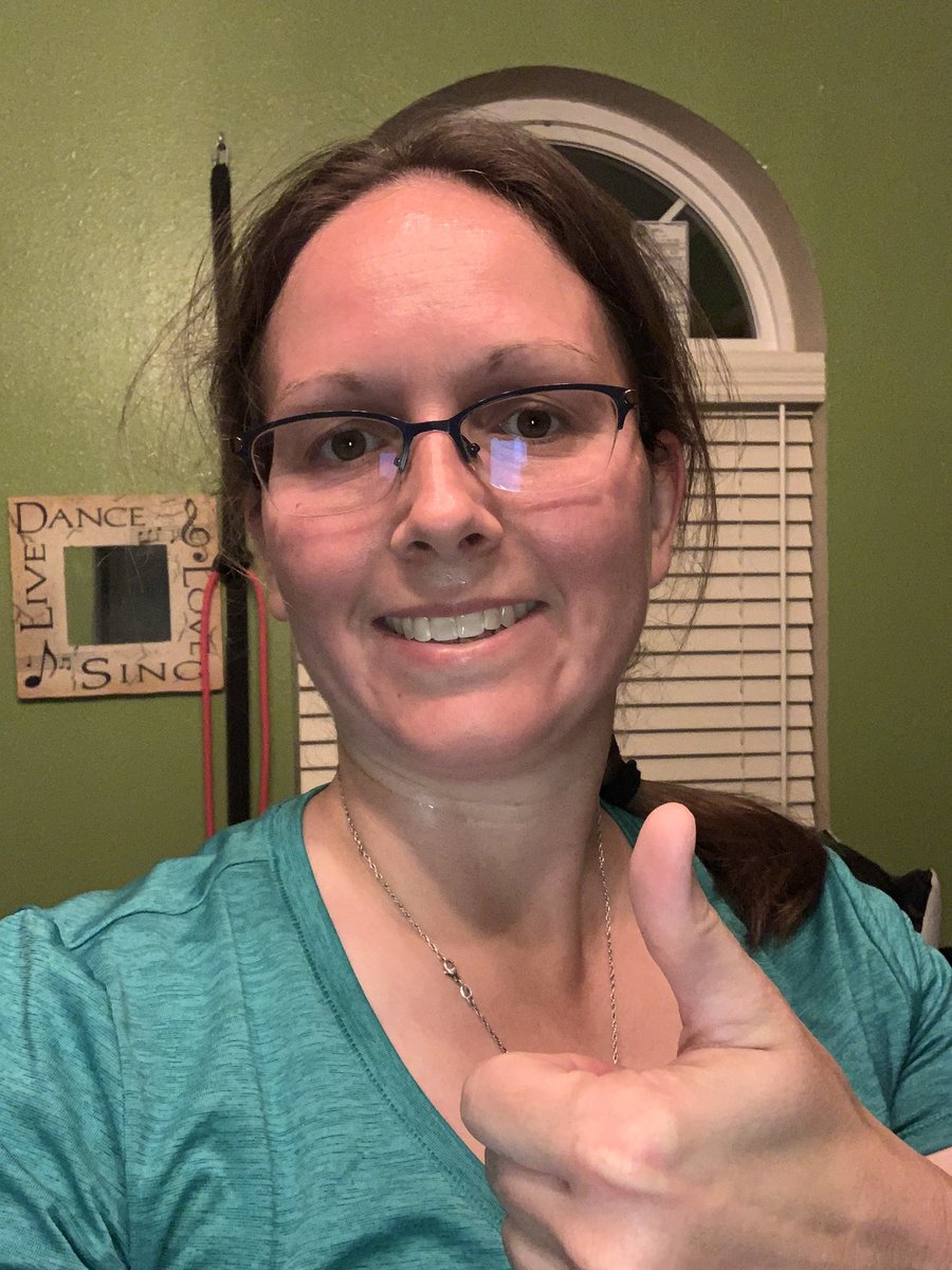 StuckeyMi's tweet photo. 2 days and 2 workouts in a row! One after school the other before school. Mornings just got a bit earlier! #beachbodyondemand #9weekcontrolfreak #strongnotskinny #strengthnotsize #girlmom #banddirector #banddirectorlife https://t.co/ur4BTsiJ91