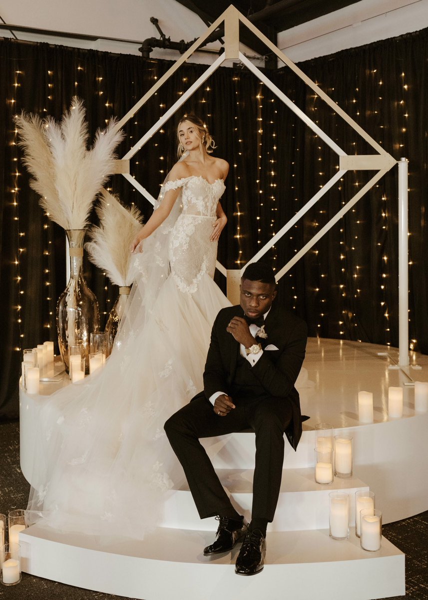 For today's #TipTuesday, we recommend a beautiful ceremony backdrop! Did you know at The Elm Estate we offer gorgeous versatile ceremony backdrops 🤍 Contact us today to find out about the different backdrops we offer! ✨ #RenoNV