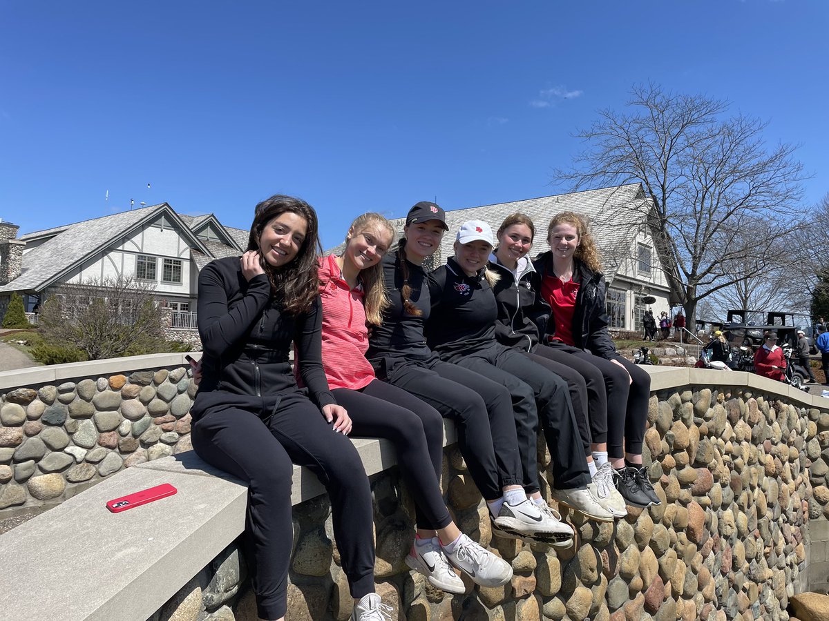 ephsgirlsgolf's tweet photo. It was our first 18 hole tournament of the season today! We played well shooting a 327 and congrats to @rosebaynes_ on her career best 71!! Thank you Maple Grove for hosting. https://t.co/cMyEESI08m