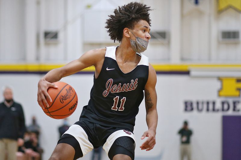 Detroit U-D Jesuit 2022 G Phil Ragan III has committed to Albion College

basketball.thedzone.com/news/universit…
📸: <a href="/mulho2mj/">Mike Mulholland</a>