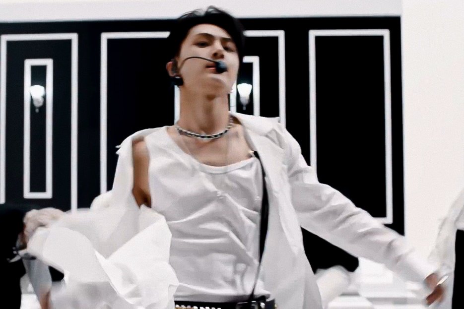 0420MEDIA's tweet photo. PARK JONGSEONG R U KIDDING US RN?!?!! https://t.co/ZCy8EjCdjn