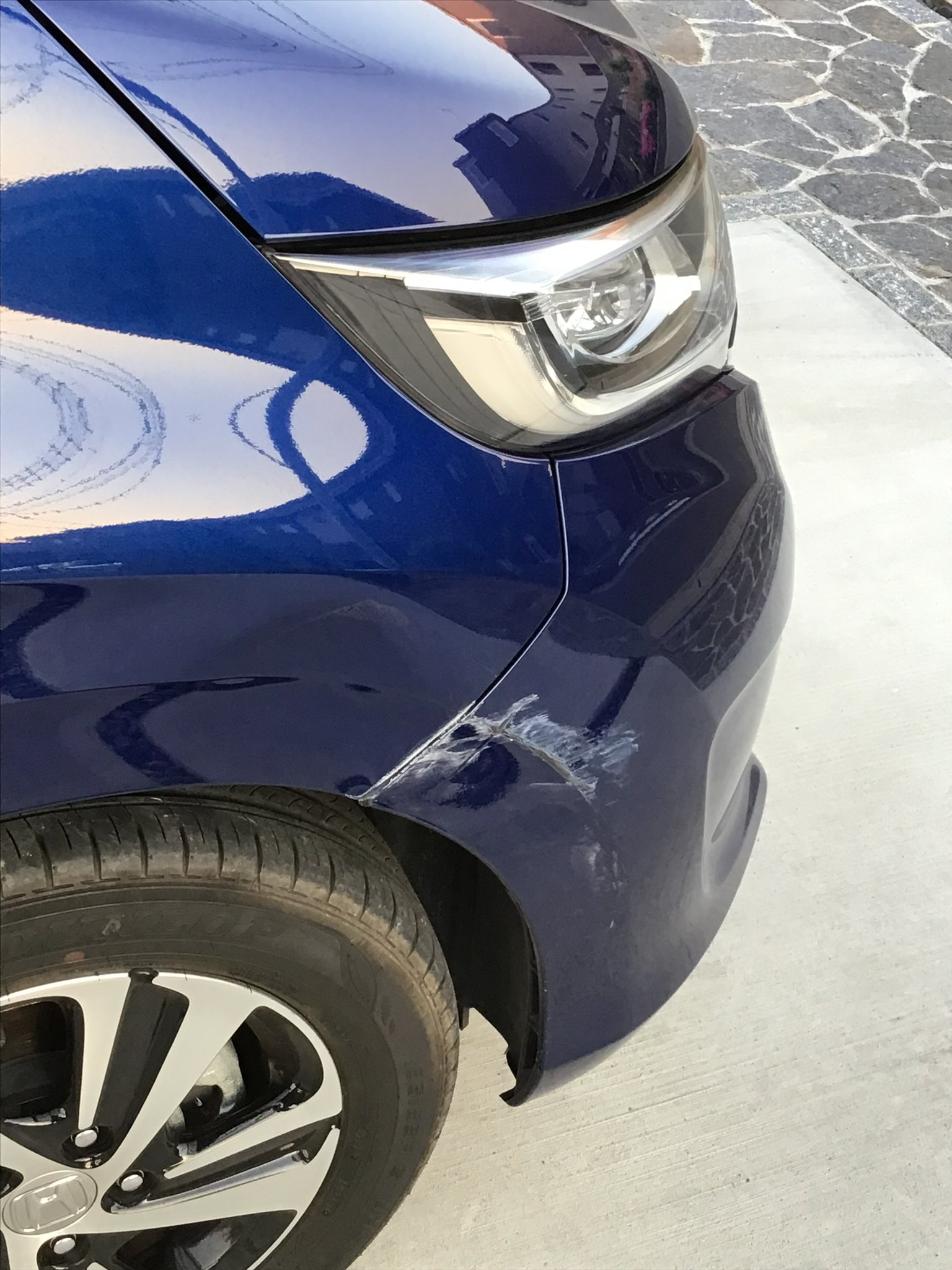 亜樹 蒼水晶 統合失調症 若者ケアラー ちなみに当て逃げされた時の車の写真です 当て逃げ 車の傷 車のへこみ T Co Ngbsq4hgdj Twitter