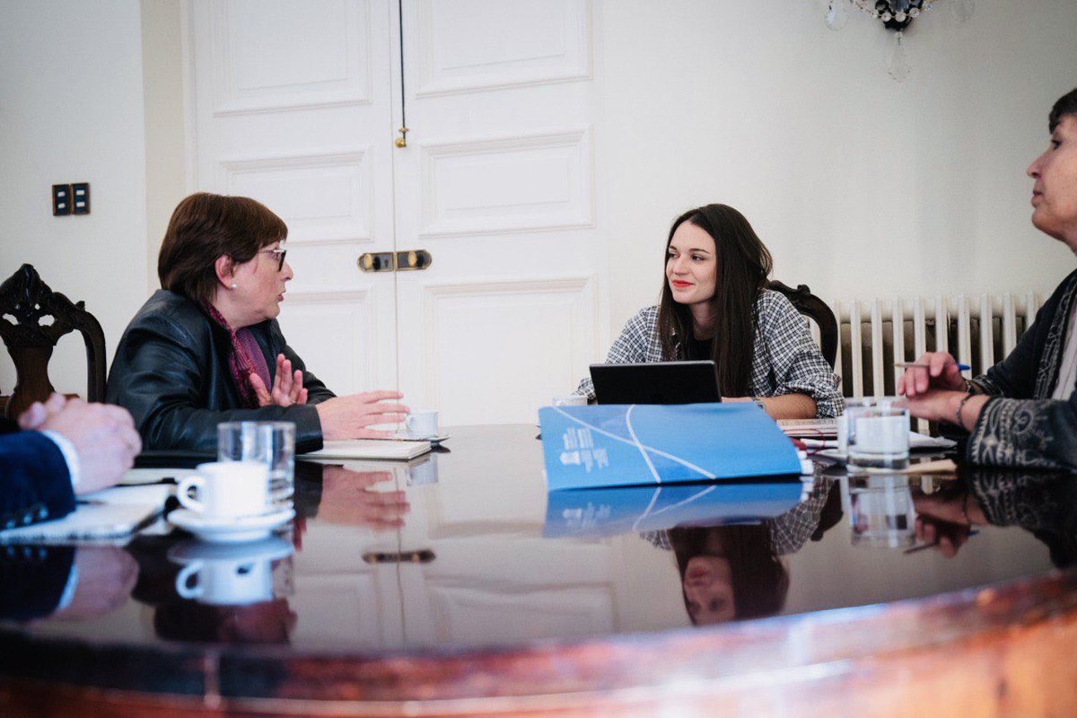 Irina Karamanos tweet media