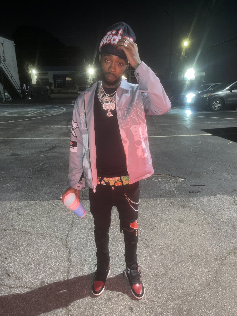 SB_Skooly's tweet photo. I’m bacc….Wit An Agenda & A Cup🥤#SBsWorld🦖🌎 https://t.co/MgR7qcoPbT