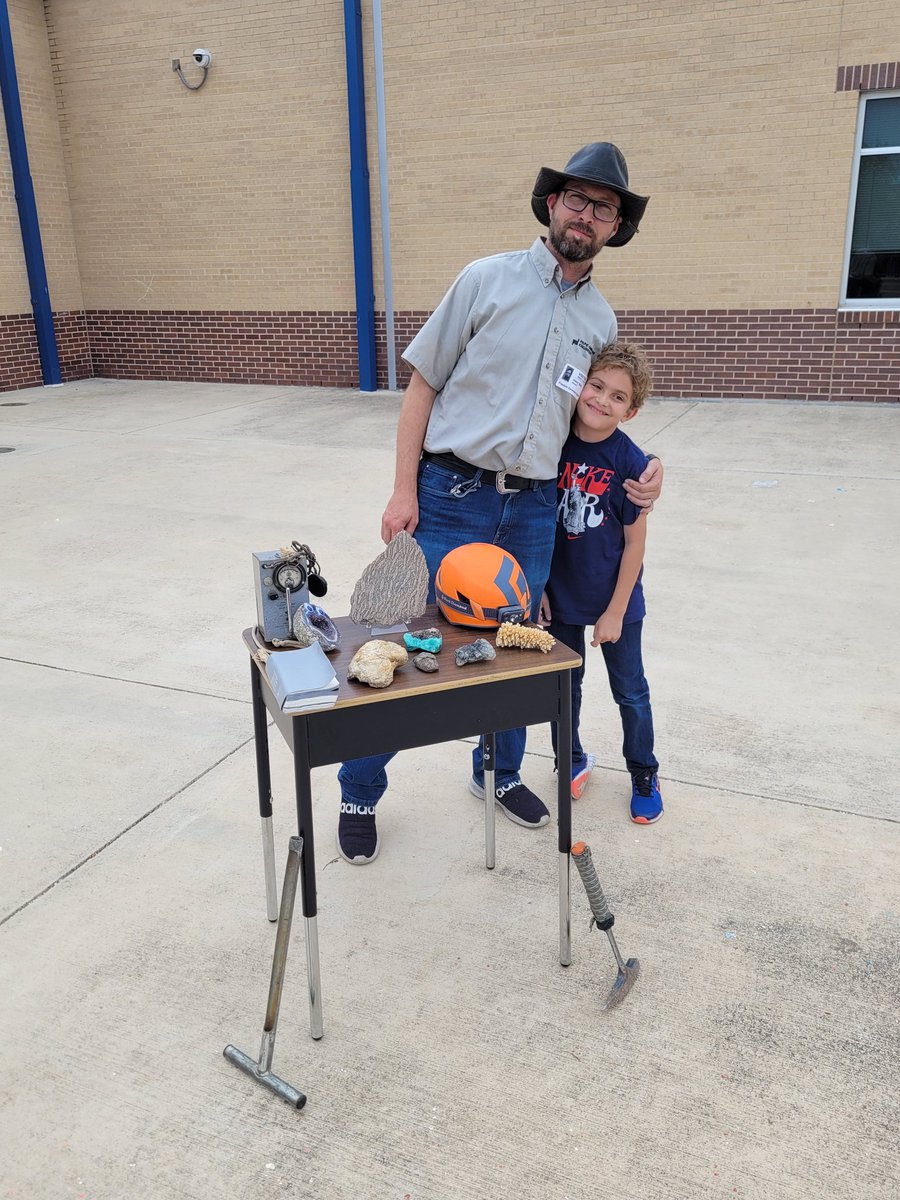 Andrea Zelenak tweet media