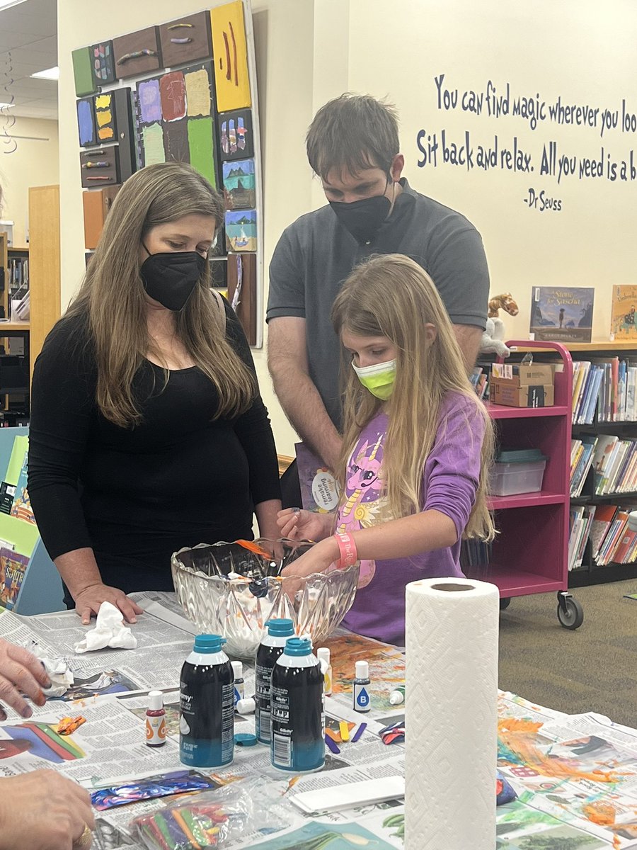 A FamILY that Plays together Stays together! Fun filled evening at the #PalmettoBranchLibrary 📚 #RemakeDays #SuncoastRemakeDays @RemakeDays @ThePattersonFdn @SuncoastCGLR