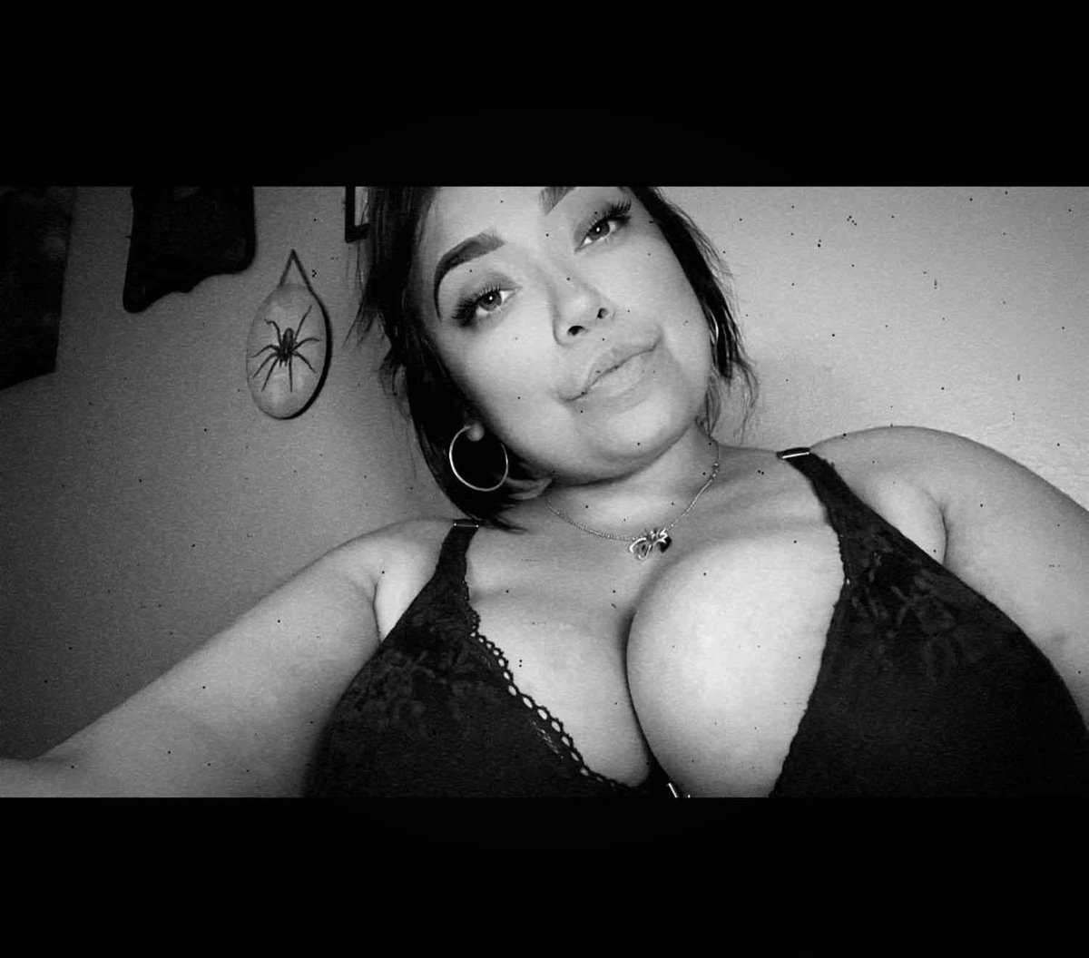 lilithnox__'s tweet photo. #blackandwhitephoto #linkinbio #onlyfans 🕷 https://t.co/ktuUUAnpi8