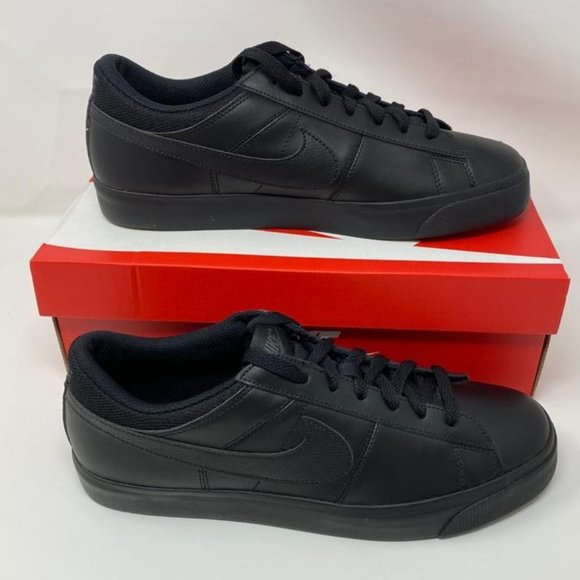 VickiRRaymond2's tweet photo. So good I had to share! Check out all the items I'm loving on @Poshmarkapp #poshmark #fashion #style #shopmycloset #nike: https://t.co/GDVOdSwAPe https://t.co/rTLu3l0Z3P