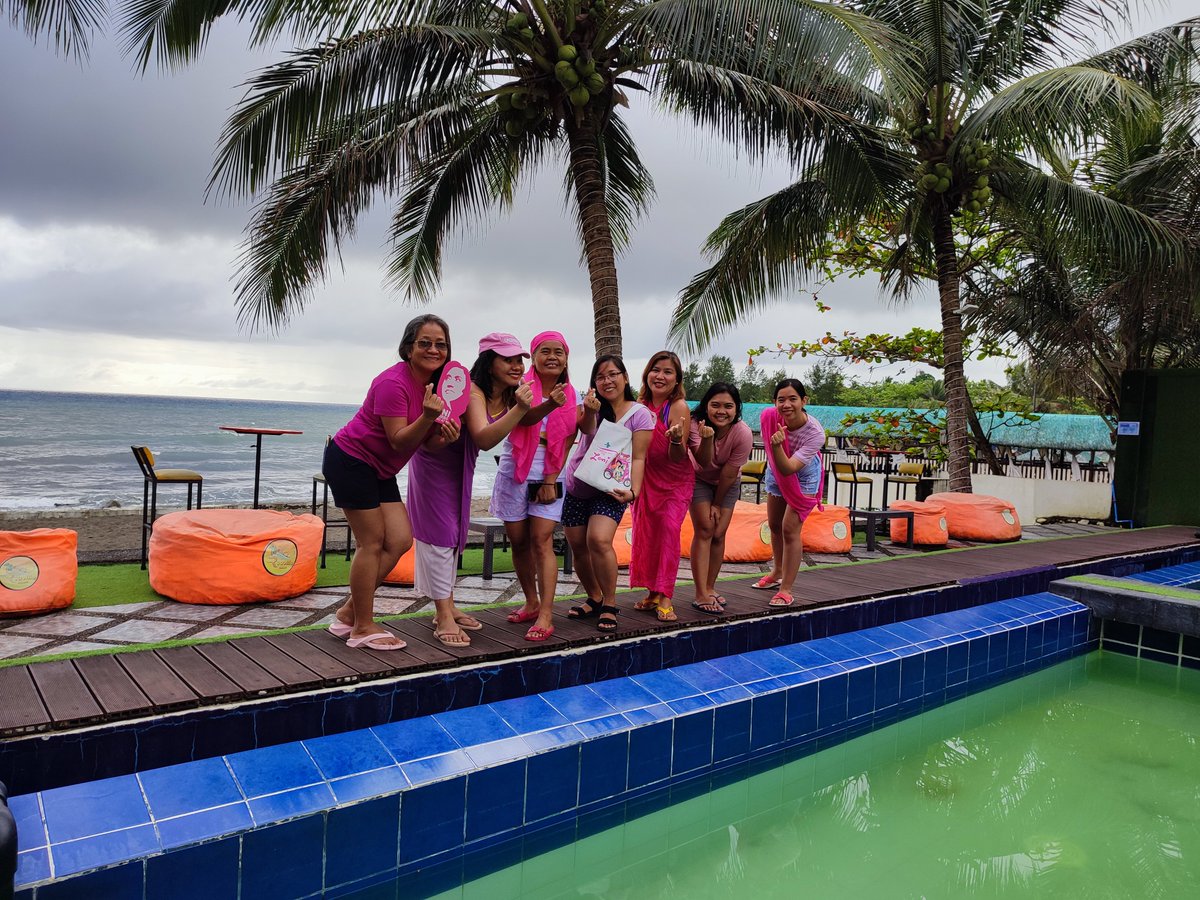 WLB_PH's tweet photo. Mga peminista, anong ginagawa mo tuwing miyerkules?

Kami sa WLB,

ON WEDNESDAYS, WE WEAR PINK.

#PinkFeminist
#OnWednesdaysWeWearPink https://t.co/RYEkP2jaLB