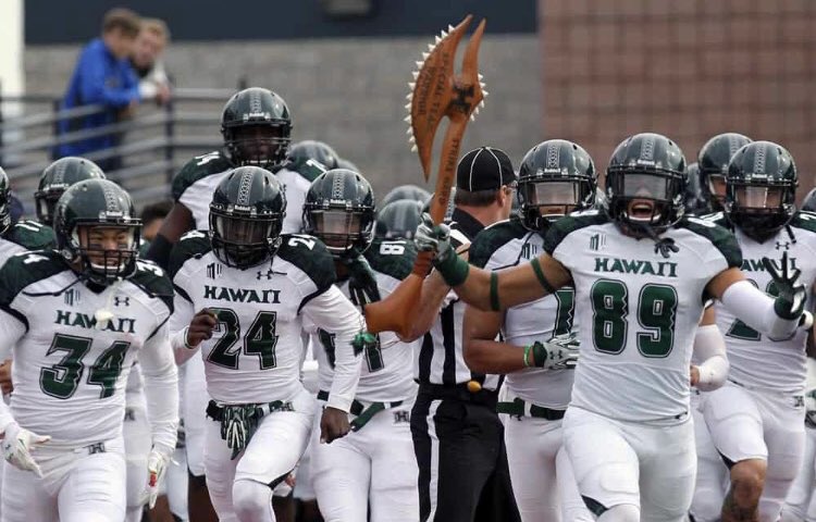 kahekili1_'s tweet photo. HOME. After a great conversation with @CoachCBhawaii I am extremely blessed to have received a division 1 scholarship to The University of Hawaii 🌴#BRADDAHOOD @muraco_lhs @CoachKaipo @unko_kaikZ @CoachWest100 https://t.co/EpLwJ4Nabl