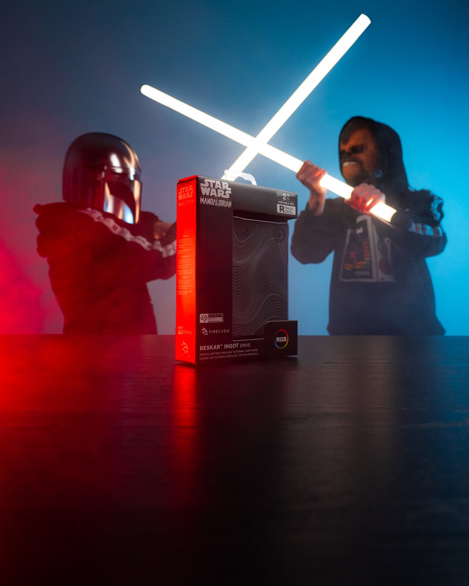 PLEComputers's tweet photo. 🟥 𝗠𝗔𝗬 𝗧𝗛𝗘 𝟰𝗧𝗛 #𝗚𝗜𝗩𝗘𝗔𝗪𝗔𝗬 🟦
WIN a Seagate 2TB Beskar External HDD
𝗧𝗼 𝗲𝗻𝘁𝗲𝗿:
✅ Like &amp; RT this post
✅ Follow the PLE Twitter account
✅ Reply with a creative caption for this image

#MayThe4thBeWithYou
*Ends 11/05/22. Open to 🇦🇺 only. https://t.co/mHgxoyVV5H